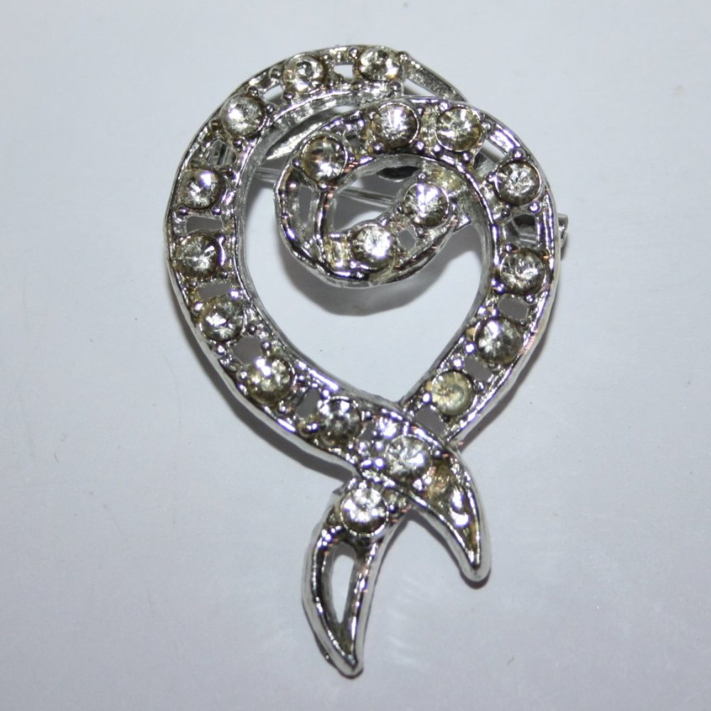 Beautiful vintage silver and rhinestone brooch 1.75"